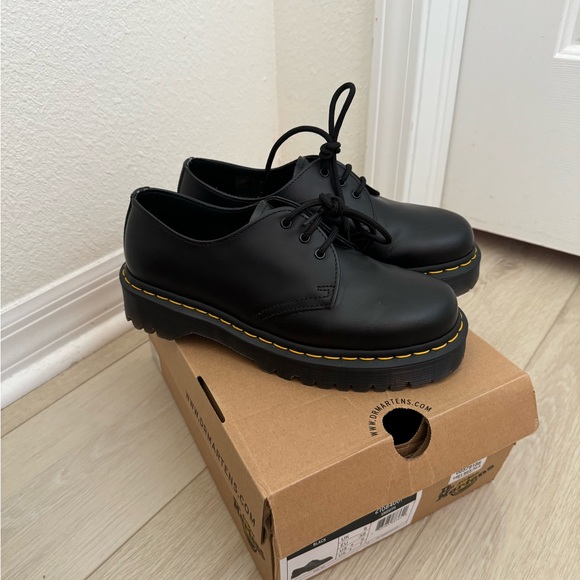 Doc Marten Bex 1461’s Women’s size 7 with box - Picture 1 of 5